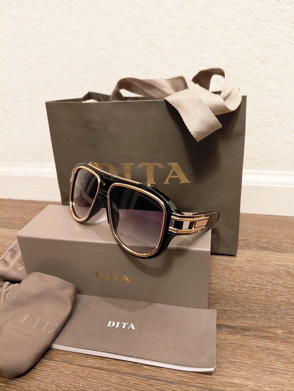 RARE DITA GRANDMASTER SIX Titanium Aviator Black/Gold Sunglasses DTS 900 01A